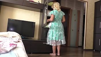 Play The milf's usual household chores turned into anal sex when she showed her big ass