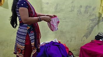 Play For a thousand rupees, the young maid took off her dress and got her pussy
