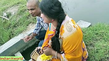 Play Indian Hot beautiful bhabhi sex! Hot indian village sex