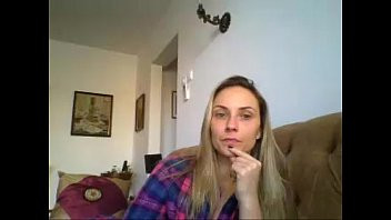 Play Raluca Rosca din Braila face striptease