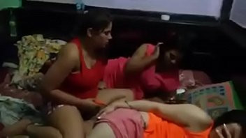 Play Desi hostel girl masti hindi audio