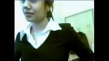 Indian girl cum on cam : Cam.net.in