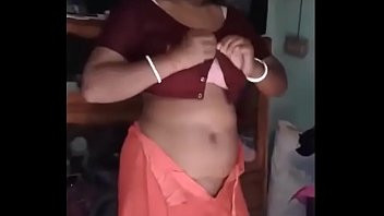 Play Desi bhabi sexy dance