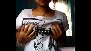 Play Desi Beautifull Selfie