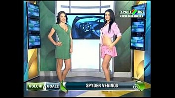 Play Goluri si Goale ep 8 Gina si Roxy (Romania naked news)
